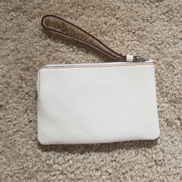 Coach disney mickey mouse leather wristlet - Picture 3 of 4